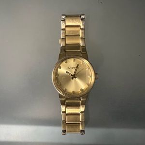 Nixon watch